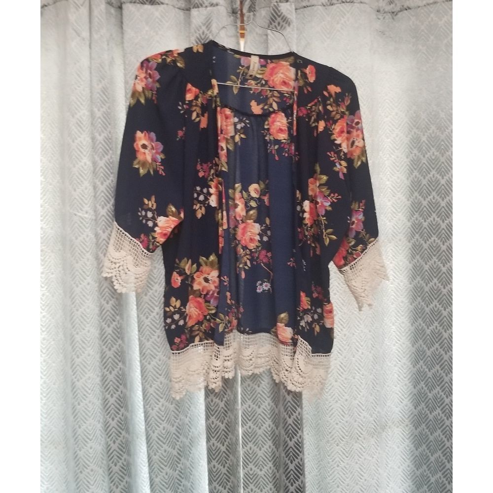 Pomelo Flowered Shrug